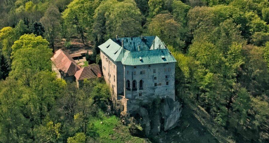 Houska Castle 2 - The History And Legend Of The Houska Castle: The Gateway to Hell